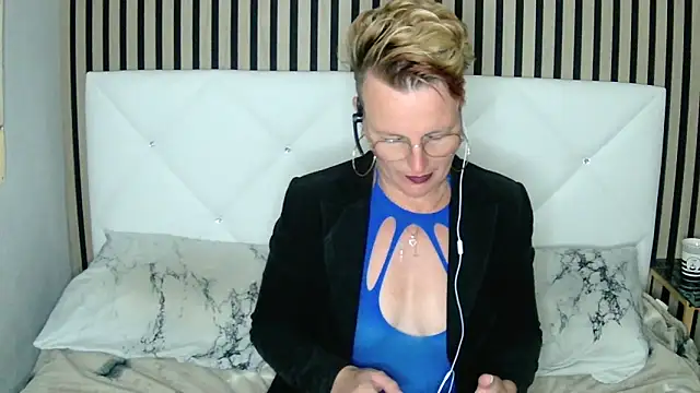 xxNoeliaxx online show from 12.31.24