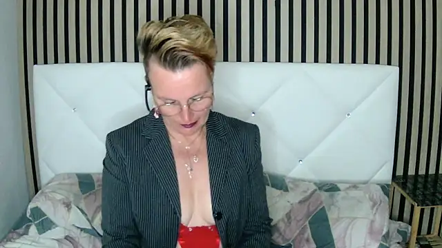 xxNoeliaxx online show from 02.04.25