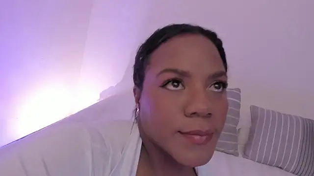 Sexyshantal  online show from 10.28.25