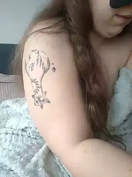 Snapshot of FrancaiseLynne chatting on 12.13.24 FrancaiseLynne online show from 12.13.24