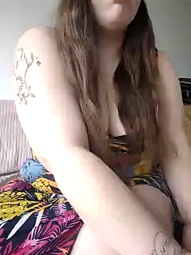 Snapshot of FrancaiseLynne chatting on 01.28.25 FrancaiseLynne online show from 01.28.25