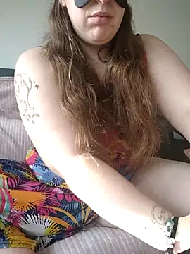 Snapshot of FrancaiseLynne chatting on 02.15.25 FrancaiseLynne online show from 02.15.25