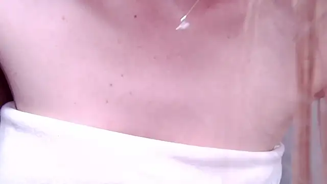 caarlywhitee online show from 04.05.26