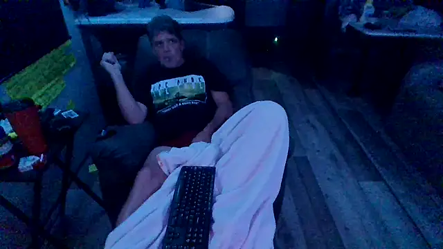 Snapshot of lateniter chatting on 09.20.25 lateniter online show from 09.20.25