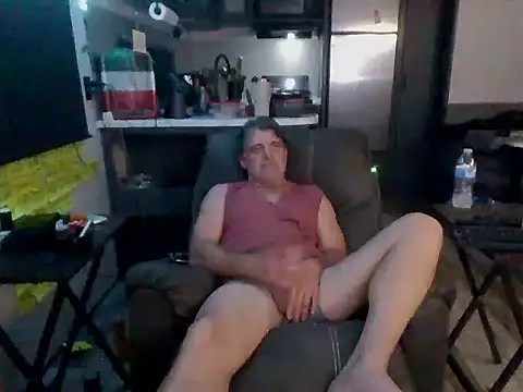 Snapshot of lateniter chatting on 11.13.25 lateniter online show from 11.13.25