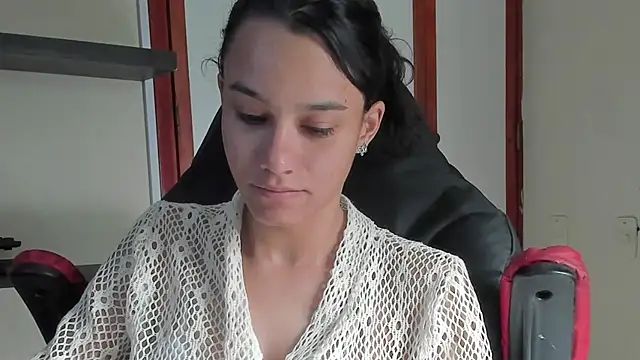 Snapshot of SamanthaWatson chatting on 12.21.24 SamanthaWatson online show from 12.21.24