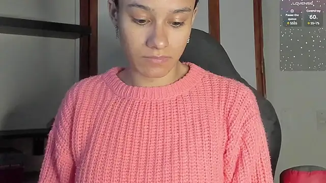 Snapshot of SamanthaWatson chatting on 01.05.25 SamanthaWatson online show from 01.05.25