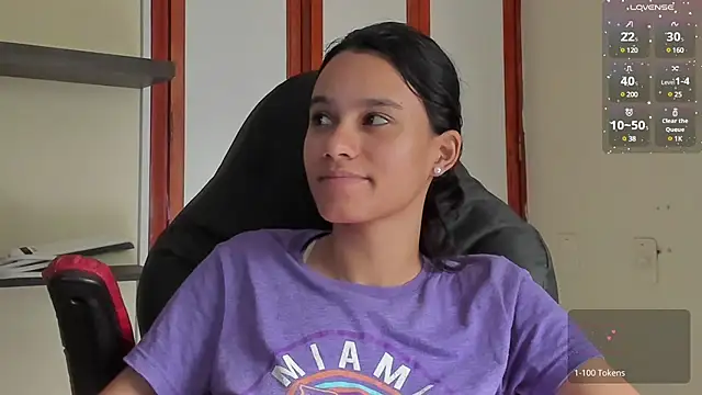 Snapshot of SamanthaWatson chatting on 01.10.25 SamanthaWatson online show from 01.10.25