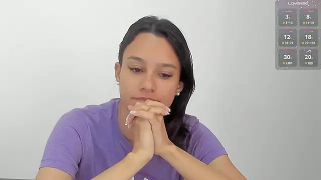 Snapshot of SamanthaWatson chatting on 02.19.25 SamanthaWatson online show from 02.19.25