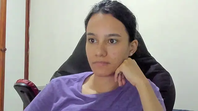 Snapshot of SamanthaWatson chatting on 03.19.25 SamanthaWatson online show from 03.19.25