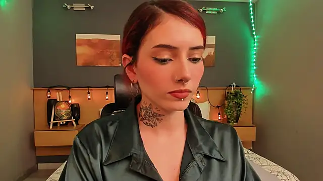 LiliJones  online show from 01.16.25