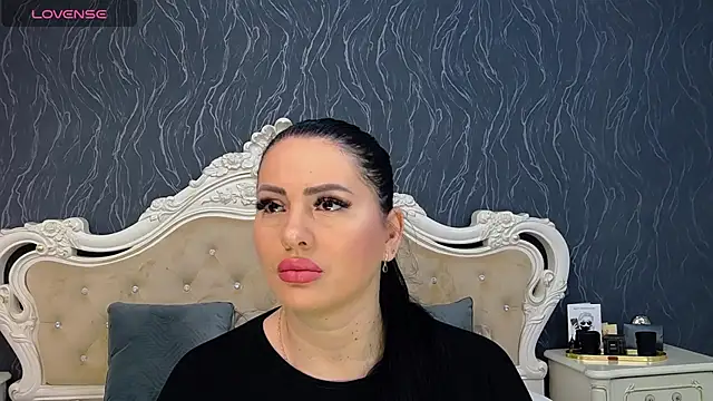 Lauren Saint online show from 02.21.25