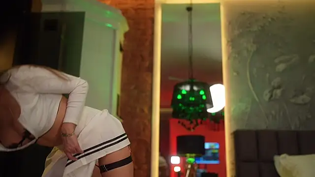 eva fashionista online show from 03.22.25