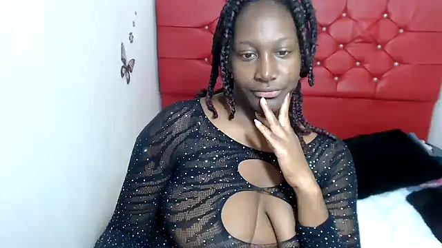 Snapshot of blackhotbody chatting on 02.15.25 blackhotbody online show from 02.15.25