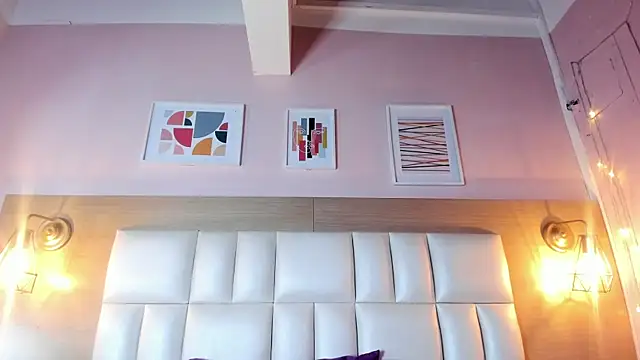 Snapshot of Dollar-girl chatting on 01.03.25 Dollar-girl online show from 01.03.25