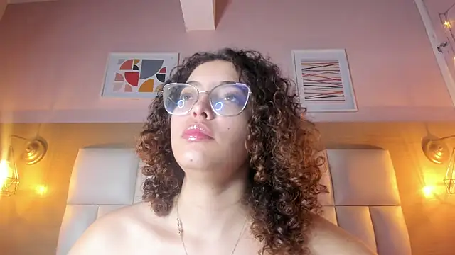 Snapshot of Dollar-girl chatting on 01.15.25 Dollar-girl online show from 01.15.25