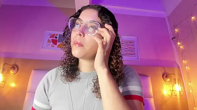 Snapshot of Dollar-girl chatting on 01.26.25 Dollar-girl online show from 01.26.25