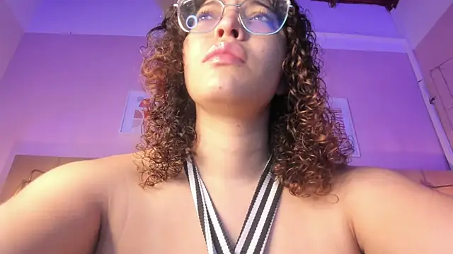 Snapshot of Dollar-girl chatting on 02.05.25 Dollar-girl online show from 02.05.25