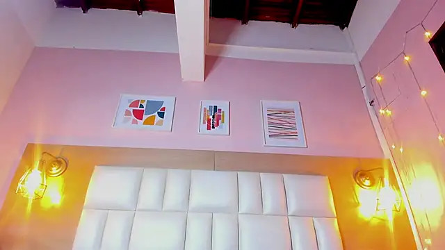 Snapshot of Dollar-girl chatting on 02.07.25 Dollar-girl online show from 02.07.25