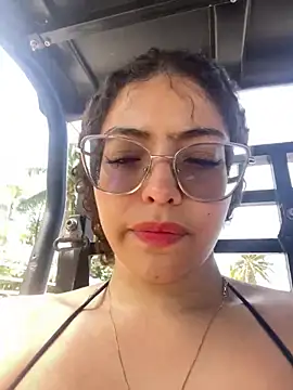 Snapshot of Dollar-girl chatting on 02.23.25 Dollar-girl online show from 02.23.25