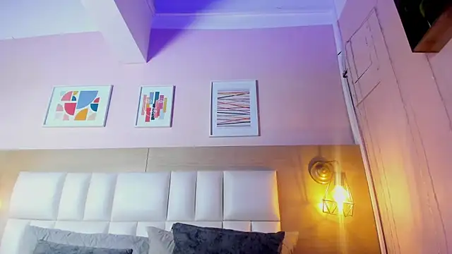 Snapshot of Dollar-girl chatting on 03.03.25 Dollar-girl online show from 03.03.25