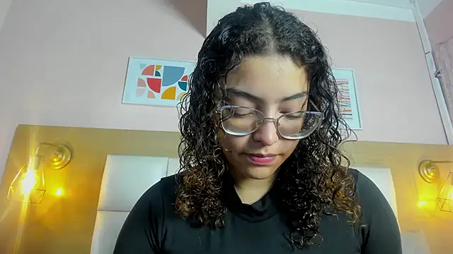 Snapshot of Dollar-girl chatting on 03.06.25 Dollar-girl online show from 03.06.25