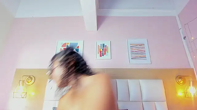 Snapshot of Dollar-girl chatting on 03.10.25 Dollar-girl online show from 03.10.25