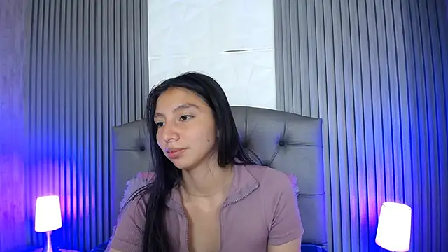 Snapshot of kendall_saenz chatting on 12.14.24 kendall saenz online show from 12.14.24