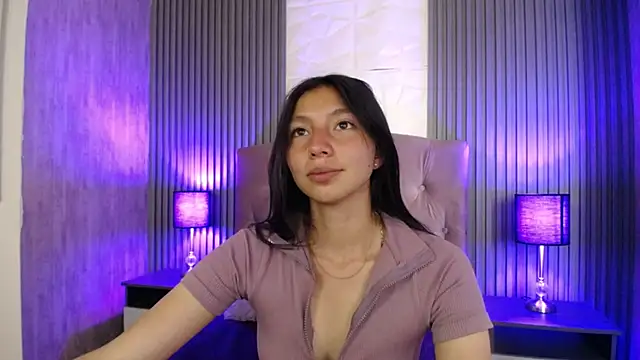 Snapshot of kendall_saenz chatting on 01.21.25 kendall saenz online show from 01.21.25