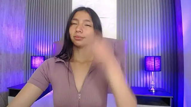 Snapshot of kendall_saenz chatting on 03.15.25 kendall saenz online show from 03.15.25