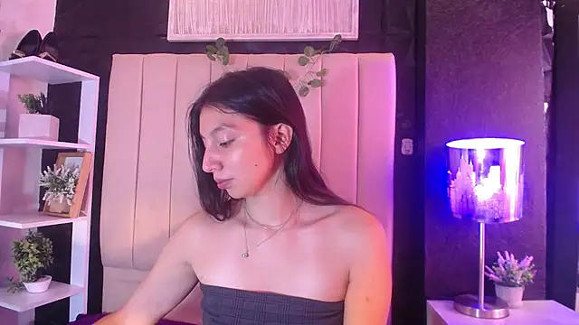 Snapshot of kendall_saenz chatting on 09.12.25 kendall saenz online show from 09.12.25