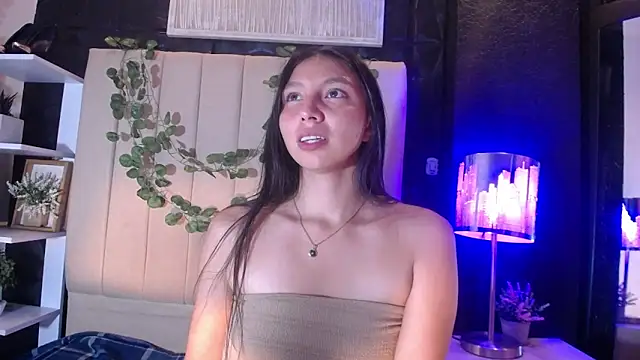 Snapshot of kendall_saenz chatting on 09.24.25 kendall saenz online show from 09.24.25