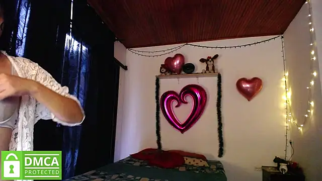 Snapshot of Mr_MrsCurie chatting on 12.14.24 Mr MrsCurie online show from 12.14.24