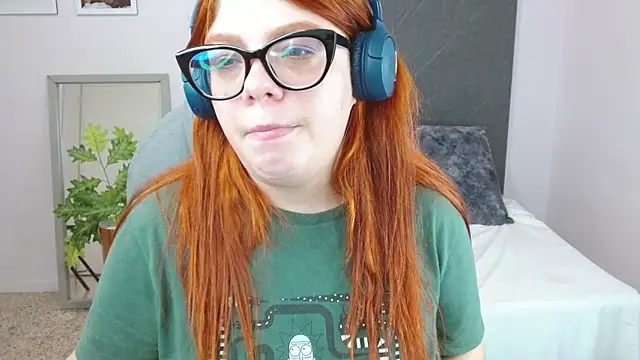 lucie nicolls online show from 01.10.25