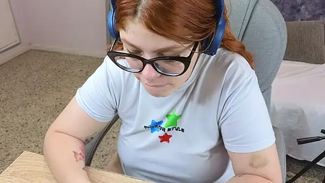 lucie nicolls online show from 01.14.25