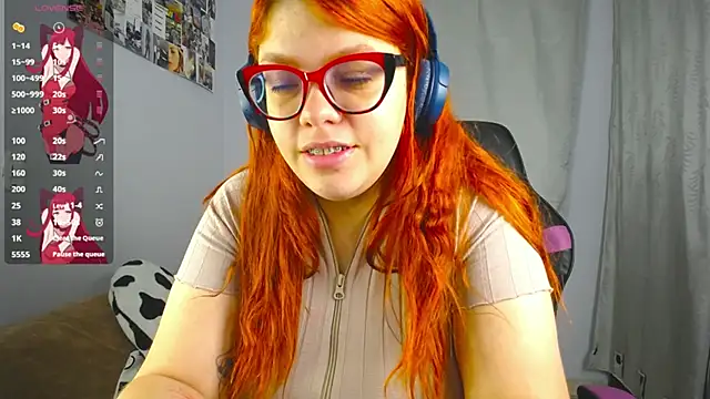 lucie nicolls online show from 03.10.25