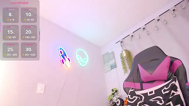 lucie nicolls online show from 12.05.25