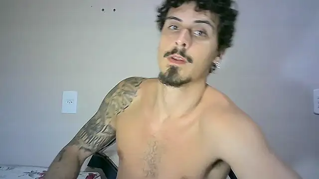 Snapshot of milkoffe chatting on 12.02.24 milkoffe online show from 12.02.24