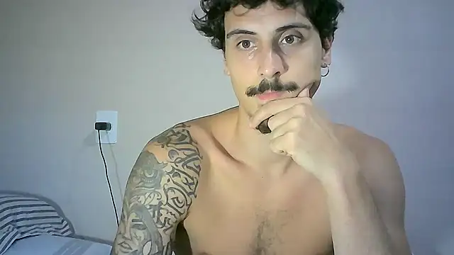 Snapshot of milkoffe chatting on 12.02.24 milkoffe online show from 12.02.24