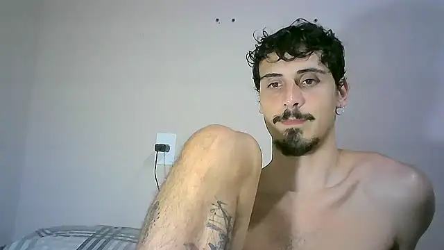 Snapshot of milkoffe chatting on 12.06.24 milkoffe online show from 12.06.24