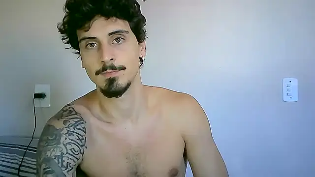 Snapshot of milkoffe chatting on 12.11.24 milkoffe online show from 12.11.24