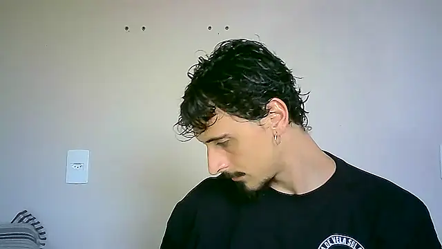 Snapshot of milkoffe chatting on 12.13.24 milkoffe online show from 12.13.24