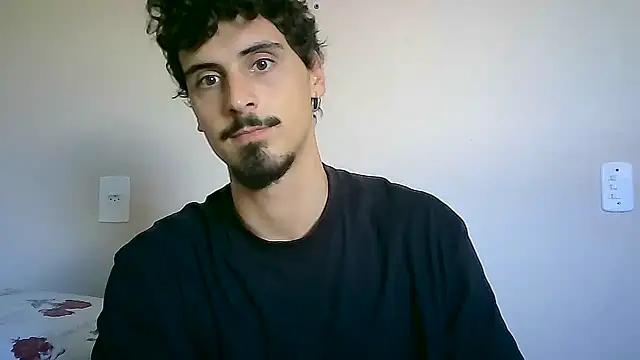 Snapshot of milkoffe chatting on 01.13.25 milkoffe online show from 01.13.25