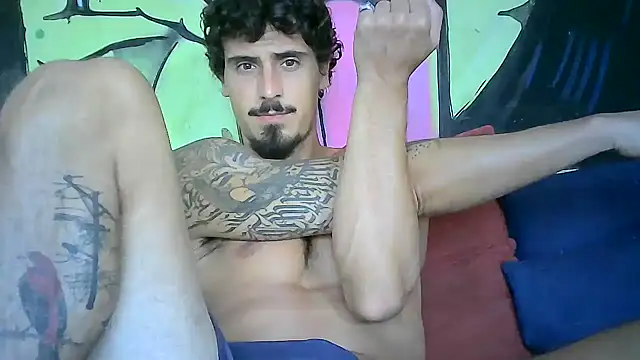 Snapshot of milkoffe chatting on 03.17.25 milkoffe online show from 03.17.25