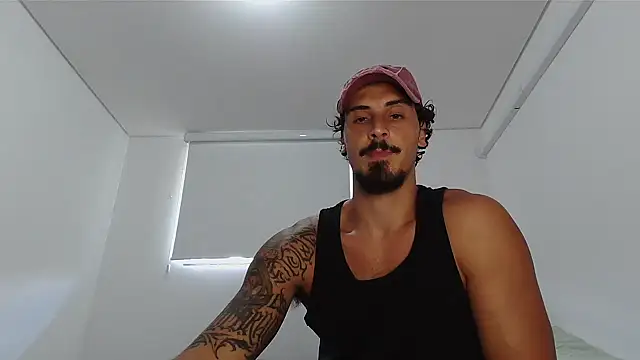 Snapshot of milkoffe chatting on 02.21.26 milkoffe online show from 02.21.26