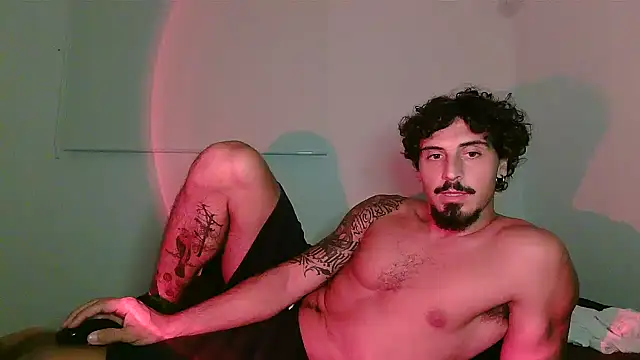 Snapshot of milkoffe chatting on 03.19.26 milkoffe online show from 03.19.26