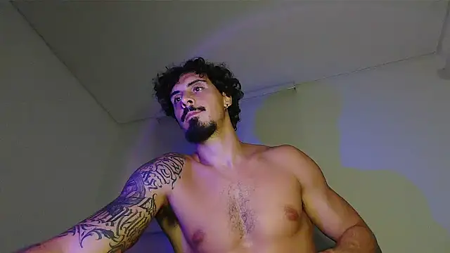 Snapshot of milkoffe chatting on 03.23.26 milkoffe online show from 03.23.26