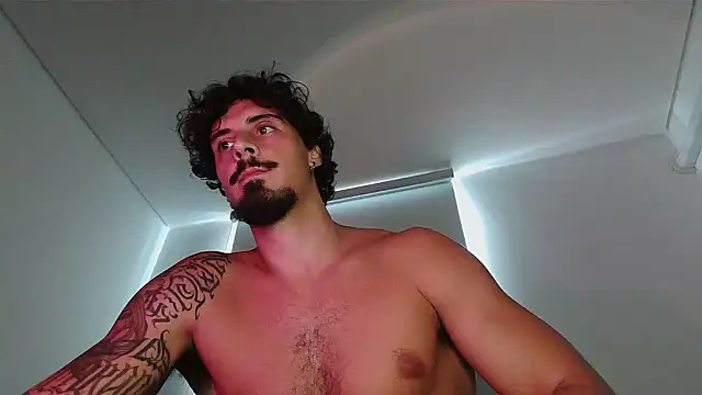 Snapshot of milkoffe chatting on 03.26.26 milkoffe online show from 03.26.26