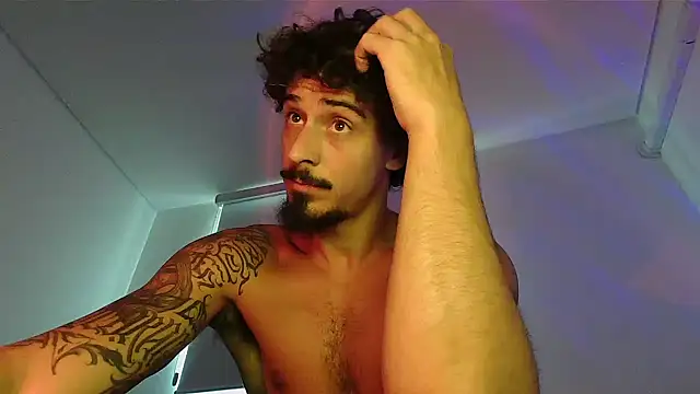 Snapshot of milkoffe chatting on 04.02.26 milkoffe online show from 04.02.26