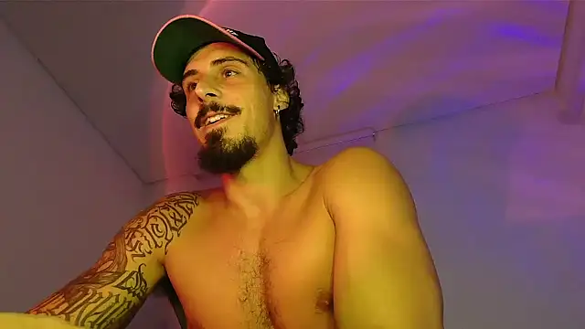 Snapshot of milkoffe chatting on 04.06.26 milkoffe online show from 04.06.26